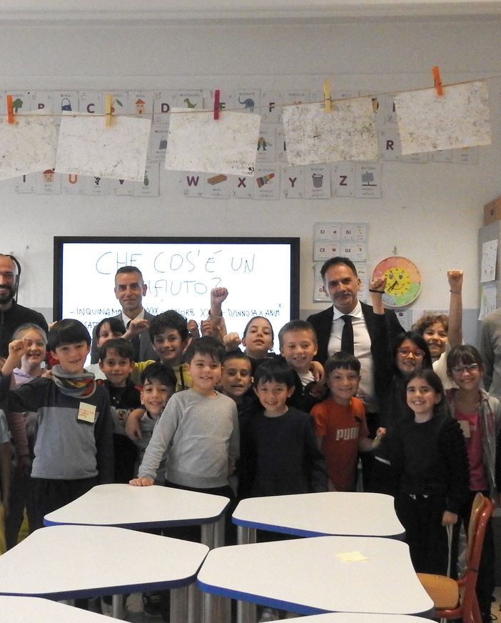 Nelle foto, gli studenti della 3^B della scuola Galileo Ferraris con l’Amministratore Delegato Asp Cimino, il Dirigente Masino e l’assessore Giacomini