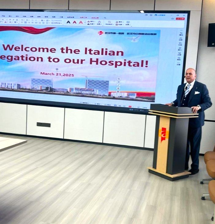Il dottor Riccardo Longo in Cina