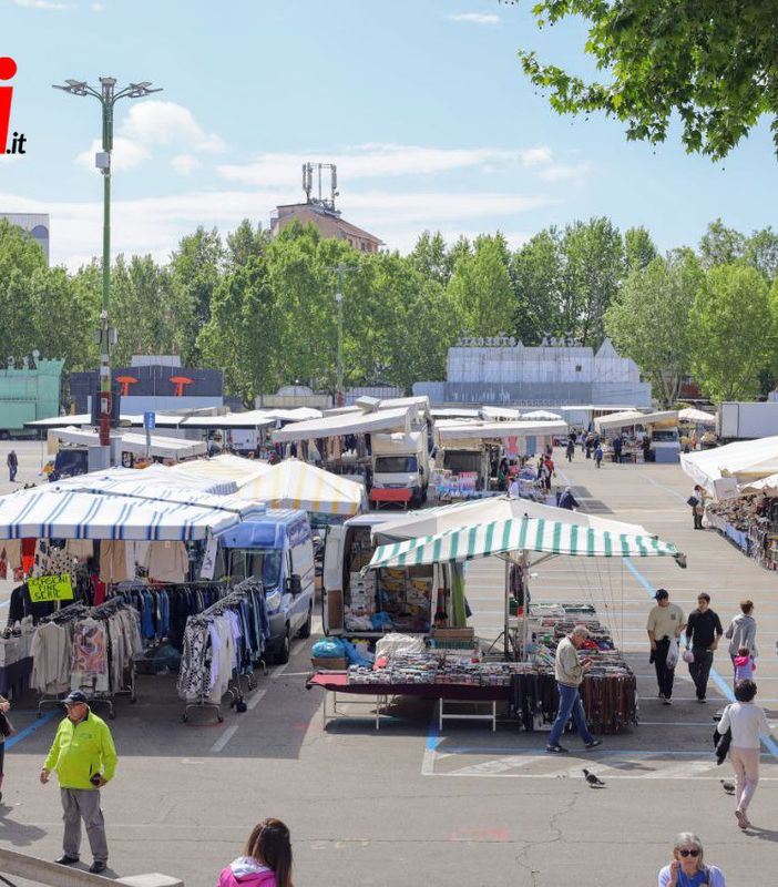 Fiera Carolingia in festa, ma il Mercato Unificato di piazza del Palio resta desolato