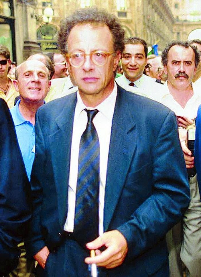&quot;I venerdì della storia&quot; a Roatto: Quattrocchi racconta gli anni '90 italiani