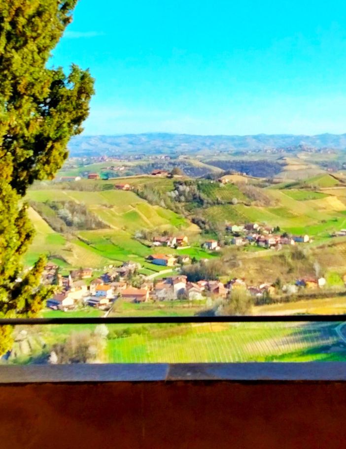 Al Castello di Cisterna parte il ciclo di incontri letterari di giugno