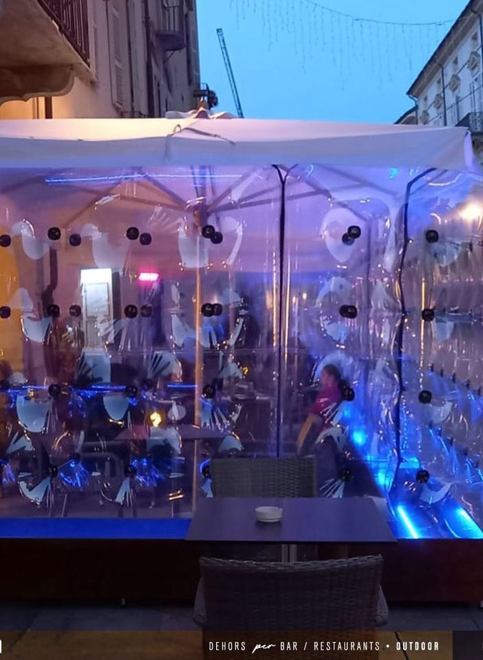 Dalla FLY IN soluzioni innovative di pareti gonfiabili per dehors di bar e ristoranti