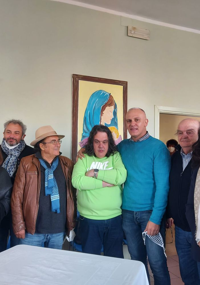Il grande Albano oggi a Nizza Monferrato, testimonial del Centro Diurno (FOTO)