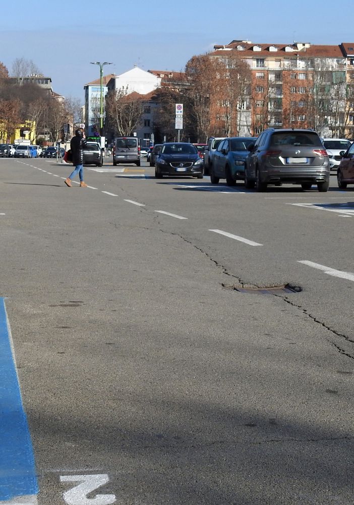 Dal primo febbraio sosta gratuita delle auto elettriche in Campo del Palio (solo con l'app di Asp)