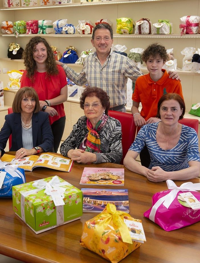 La famiglia Albertengo, titolare dell'omonima azienda, al completo