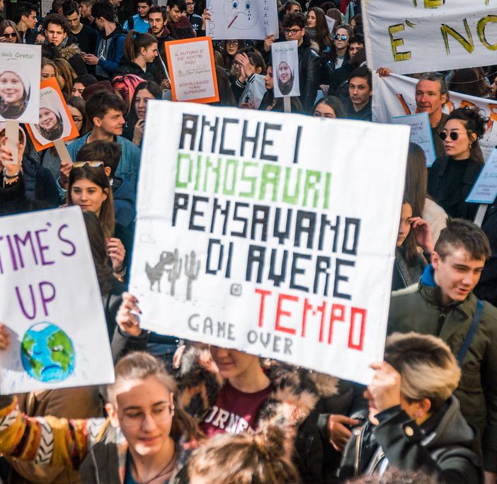 Oggi i Fridays for Future di Asti torneranno in piazza dopo il lockdown, per ripartire dall'ambiente