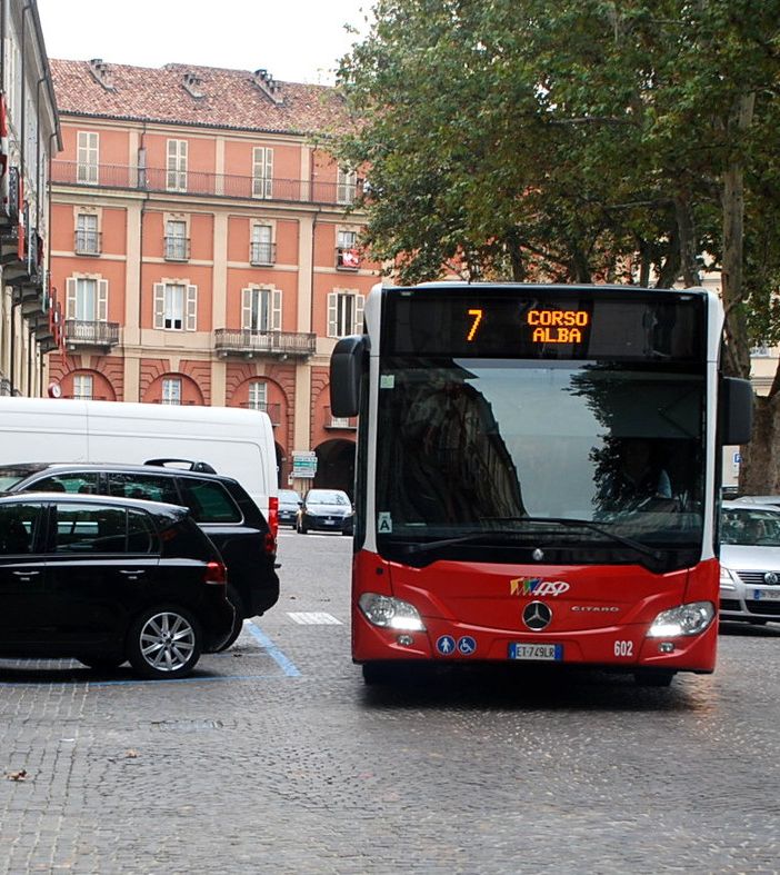 Gli autobus di Asti cambiano percorso per la &quot;Notte Rosa&quot;