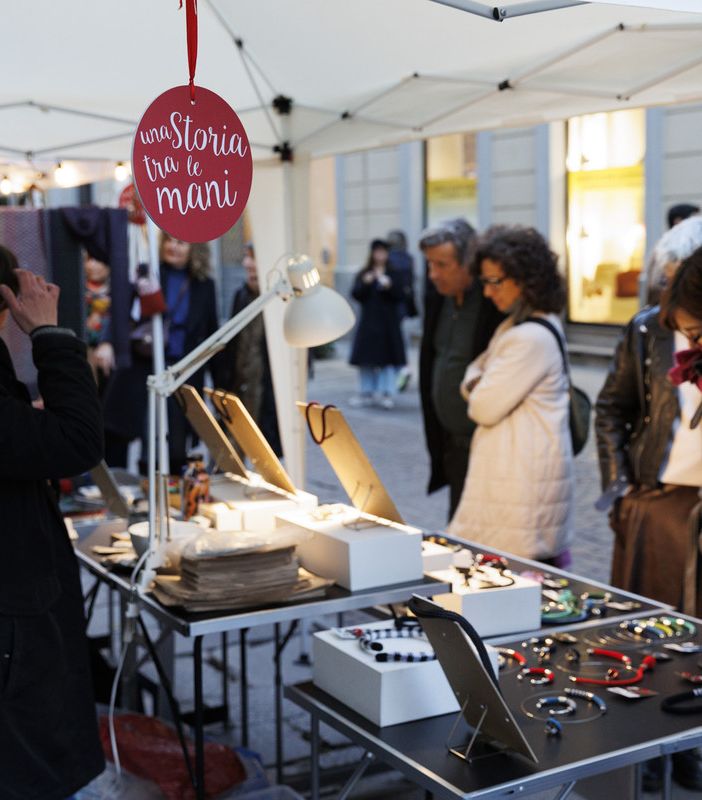 Torino: ritorna “Una Storia tra le mani” il mercato artigianale – artistico