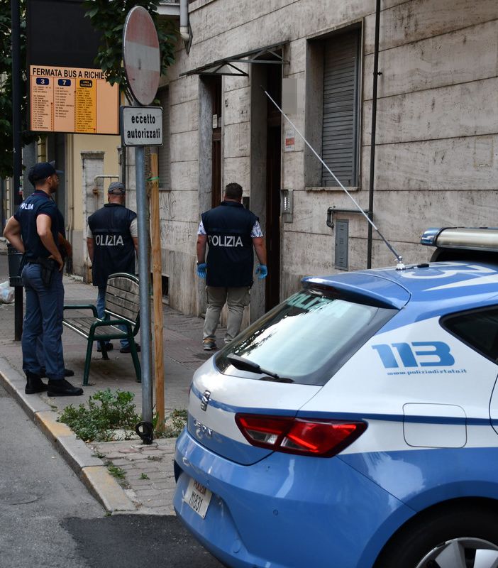Corso Matteotti: sfruttavano la prostituzione di clandestini thailandesi. Nell'alloggio sequestrata anche metanfetamina &quot;shaboo&quot;