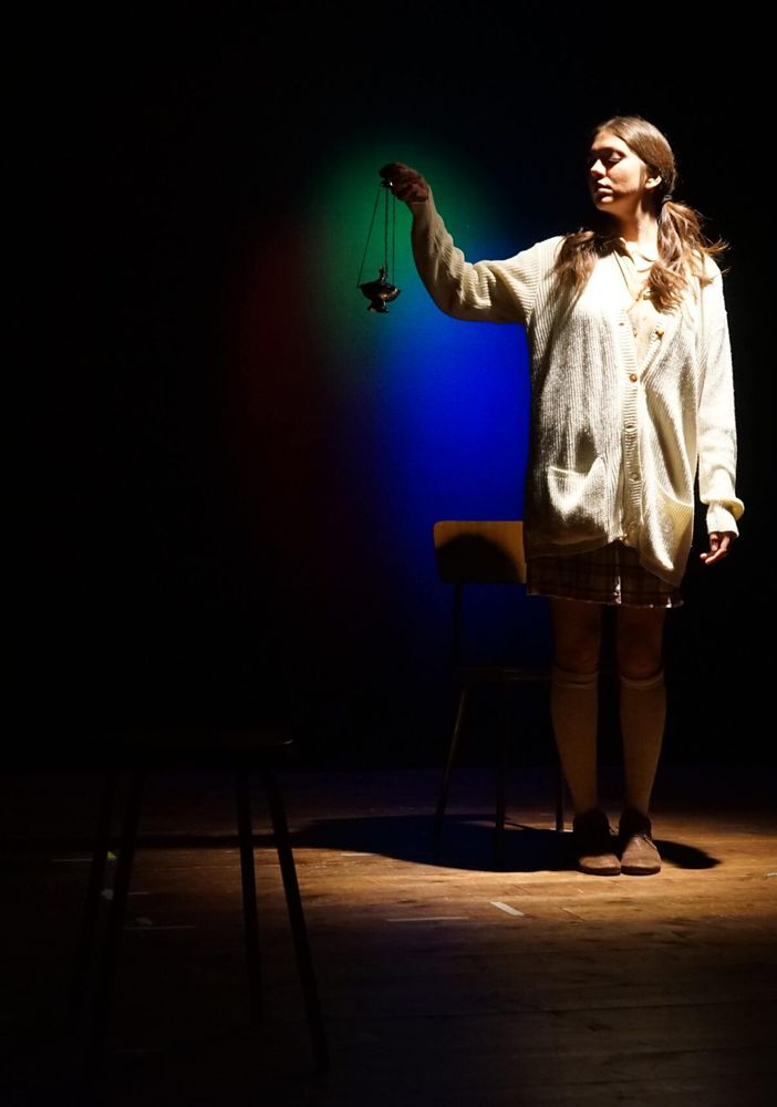 Un momento dello spettacolo &quot;Api e Lievito&quot;, in scena stasera allo spazio Kor