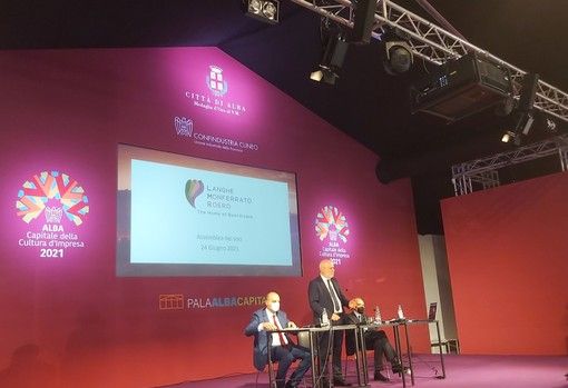 Nella foto, da sinistra, Mauro Carbone (direttore Ente Turismo LMR), Luigi Barbero (presidente Ente Turismo LMR) e Angelo Dabbene (presidente del collegio sindacale)