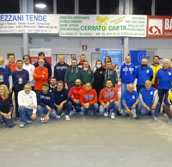 Il gruppo di giocatori protagonisti della passata edizione del Torneo dei Borghi di Bocce
