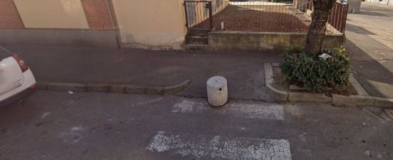 L'immagine del dissuasore tratta da Google maps