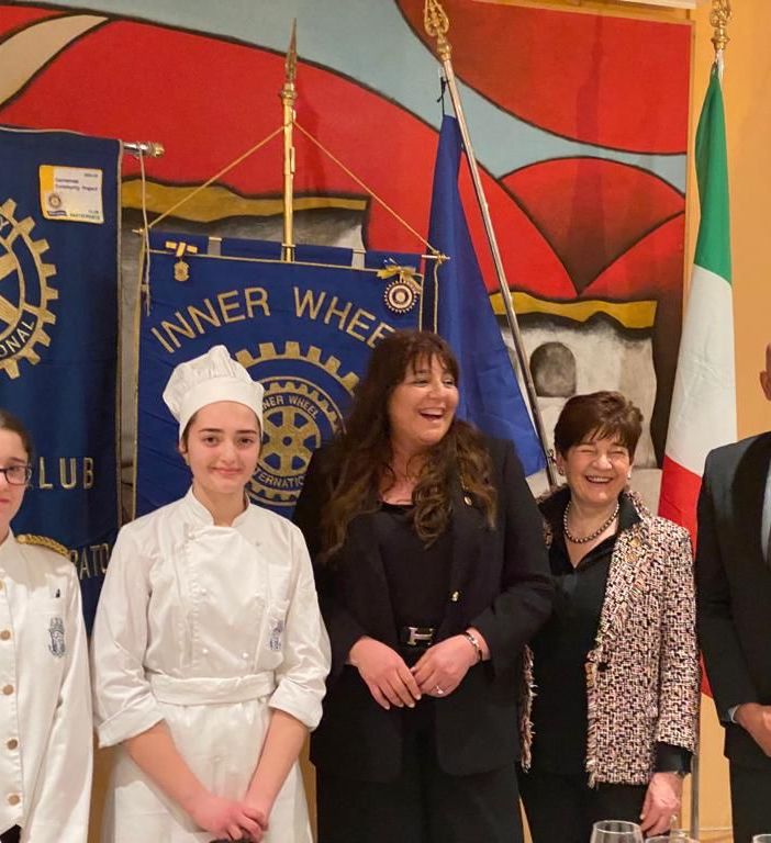 Due studentesse premiate da Inner Wheel club di Asti