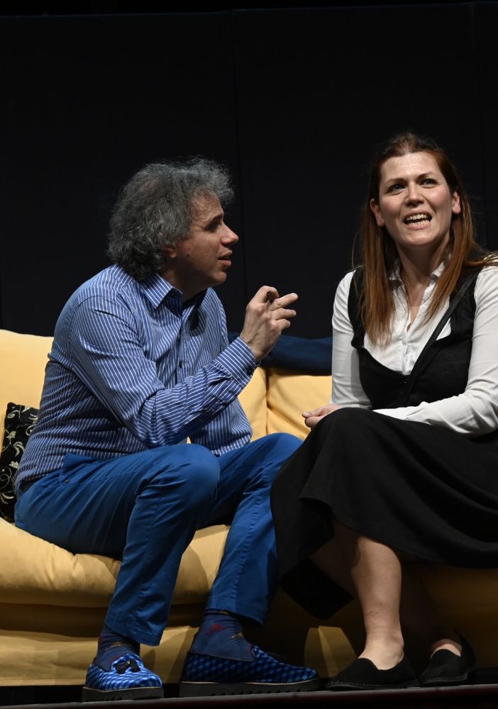 Mario Li Santi e Giada Dovico ritratti in un'immagine di scena