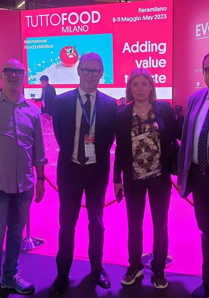 Alessandro Del Trotti ritratto, a margine di TuttoFood, con esponenti di Confartigianato