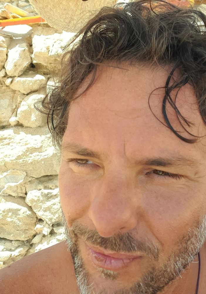 L'osteopata astigiano Andrea Montrucchio presenta il suo libro 'Come una bambola di sale'