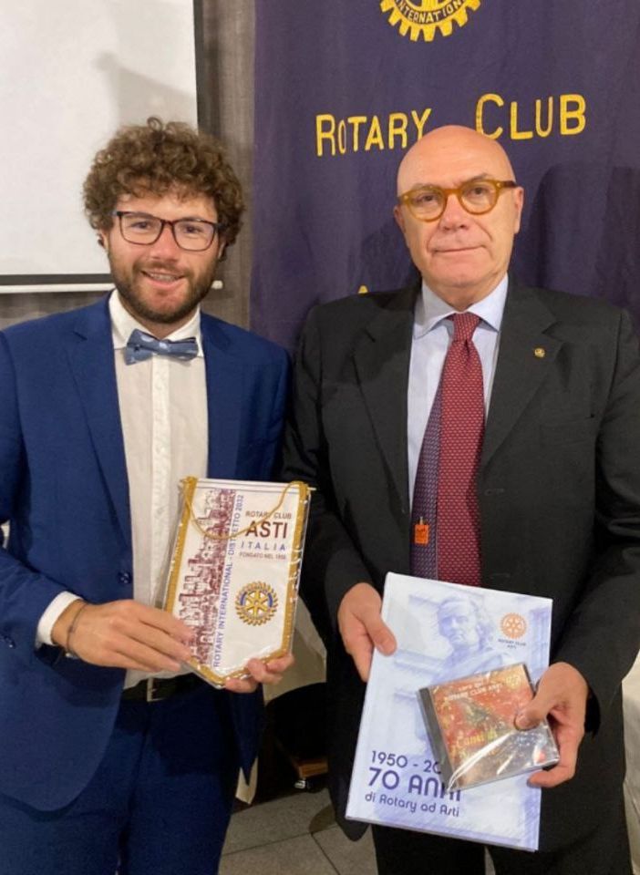 Davide Aschieri (a sinistra) con il presidente Rotary Club Asti Maurizio Mela