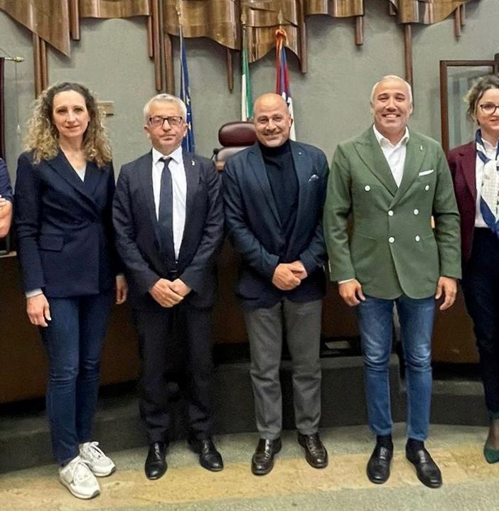 Nella foto, da sinistra: i Vice Presidenti del GAL, Mauro Ardissone e Barbara Baino,  l’Assessore della Regione Piemonte Marco Protopapa, il Presidente del GAL Filippo Mobrici, il Vice Presidente della Regione Piemonte Fabio Carosso, il Consigliere della Provincia di Asti Angelica Corino