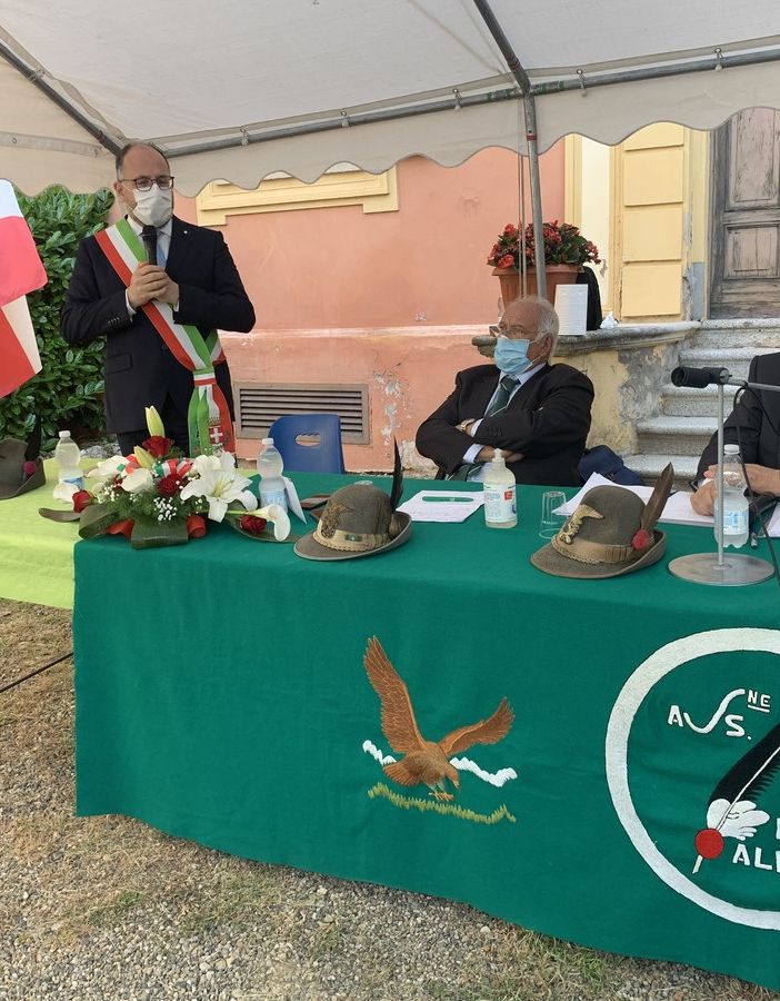 Il Sindaco di Asti, Maurizio Rasero durante il suo intervento dal tavolo della presidenza dell’Assemblea.