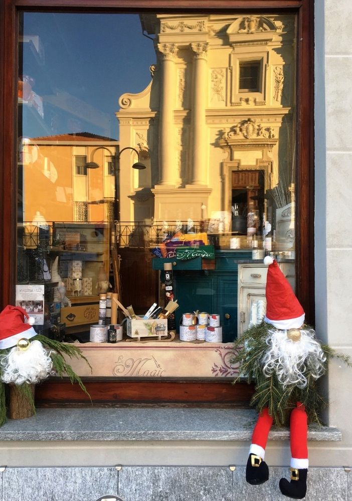 Musiche natalizie in filodiffusione e mercatini nel fine settimana di Villafranca