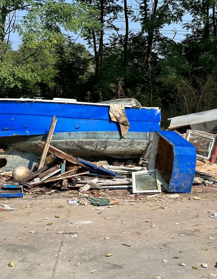 Asti: in zona recinto Santo Spirito abbandonata perfino una barca