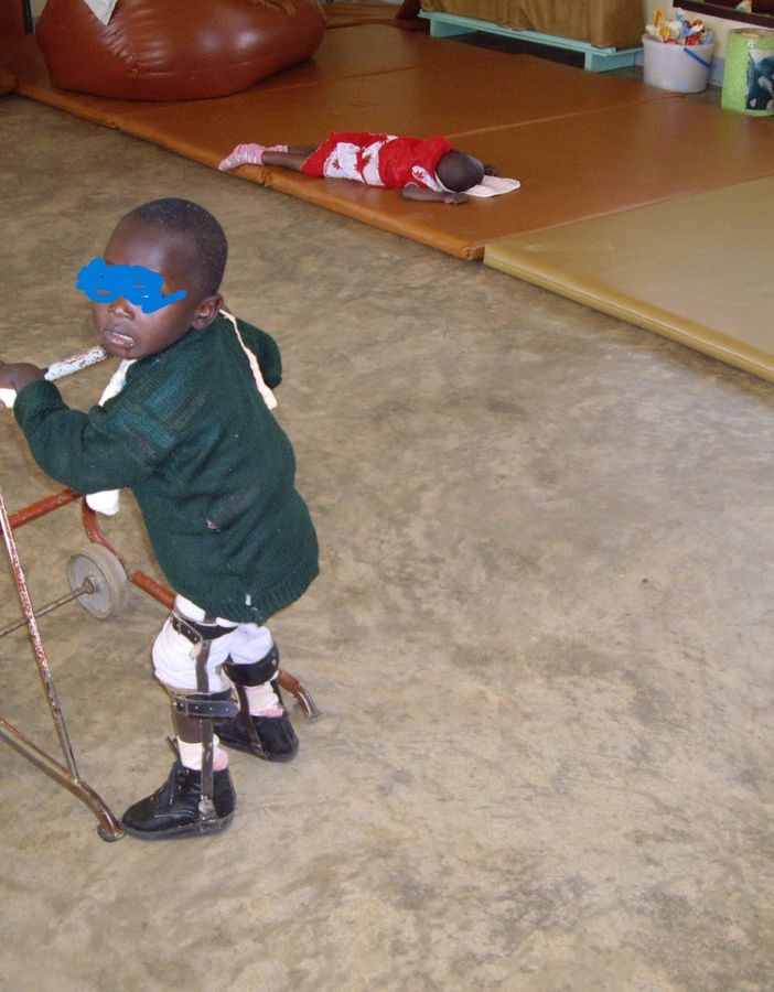 Alcuni dei bimbi kenioti ospitati presso la struttura assistenziale