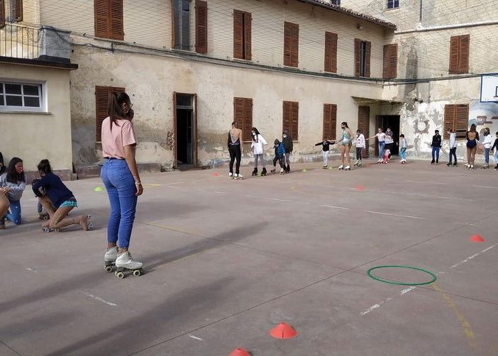 La Blue Roller ha ripreso i corsi promozionali in una delle palestre della &quot;Jona&quot;