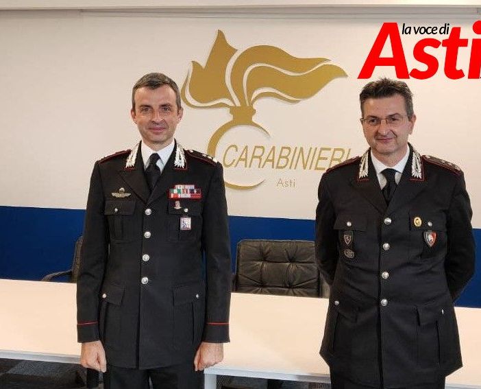 Il neo comandante del Reparto Operativo tenente colonnello Vittorio Balbo (a destra) ritratto con il comandante provinciale Pierantonio Breda