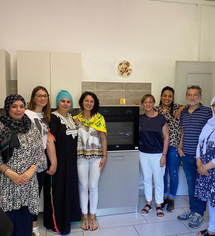 Per la Casa delle donne e dei bambini una colonna forno con piano cottura