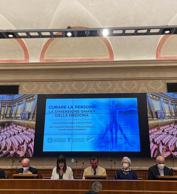 Dimensione umana e relazione con il paziente, a Palazzo Madama presentato il volume 'Curare la persona. La dimensione umana della medicina'