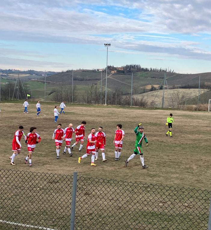 Calcio seconda categoria: Moncalvo è campione d'inverno dopo il derby di Calliano