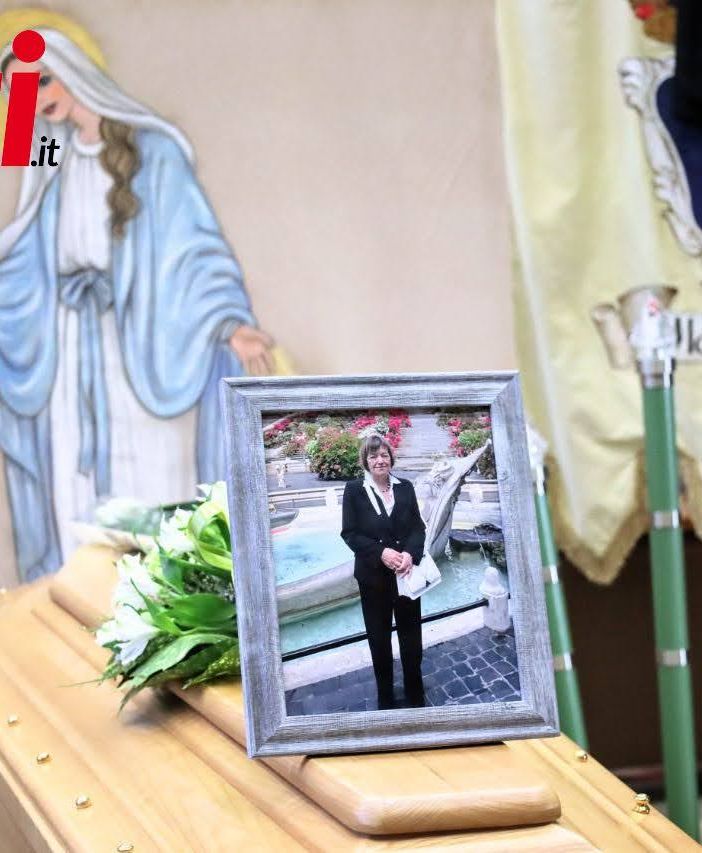 Ph. Merfephoto, autore anche delle fotografie a fine articolo che documentano il rosario svoltosi ieri