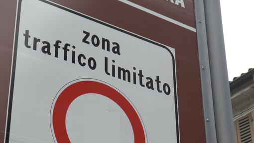 Ampliata di un’ora la fascia di accesso alla ZTL/ZTM di corso Alfieri