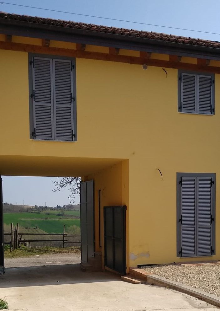 Uno scorcio della &quot;Casa delle Rose&quot; di Moncalvo, ricavata da un rustico di Cascina Graziella e destinata ad ospitare donne vittime di violenza e abusi