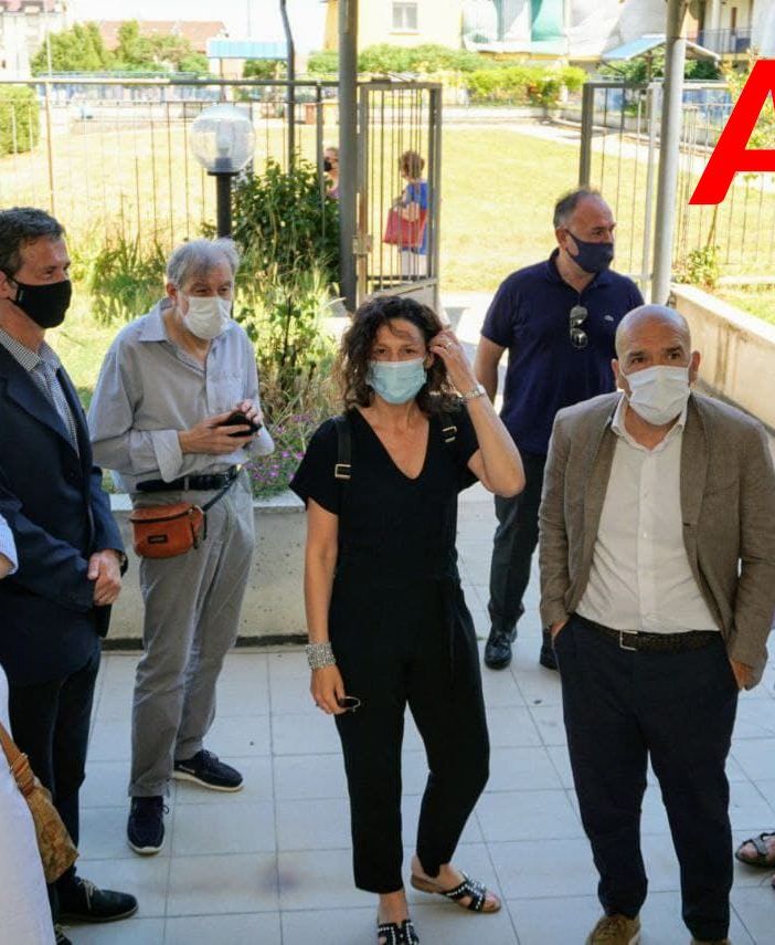 L'assessore Caucino ritratta, da Merfephoto-Efrem Zanchettin, durante una visita a condomini ATC di Asti