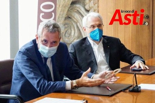 Il presidente di Slala, avvocato Cesare Rossini (a sinistra), ritratto con il dirigente scolastico dell'Artom - foto d'archivio