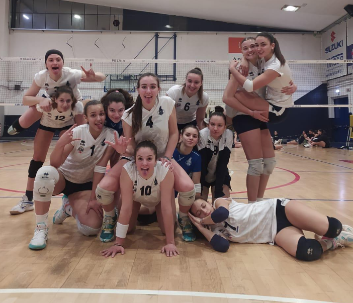 Le ragazze del Club76 Playasti