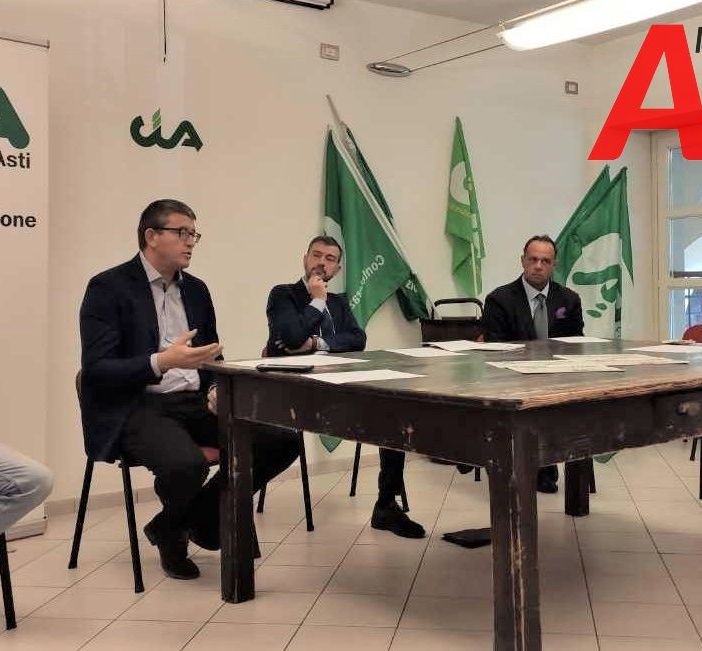Nella foto, da sinistra: Marco Capra dell'azienda agricola "L'isola della carne", il presidente Durando, Biagio Carillo, il presidente regionale Gabriele Carenini e il direttore Pippione Nella foto, da sinistra: Marco Capra dell'azienda agricola "L'isola della carne", il presidente Durando, Biagio Carillo, il presidente regionale Gabriele Carenini e il direttore Pippione