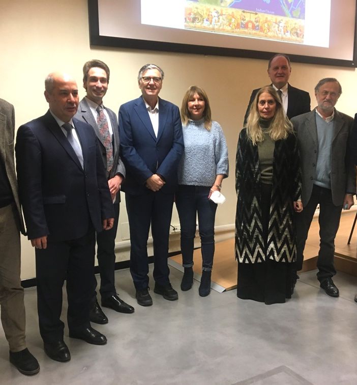 &quot;Porcellana e vetro attraverso la Via della Seta&quot;, la conferenza che ha affascinato gli astigiani
