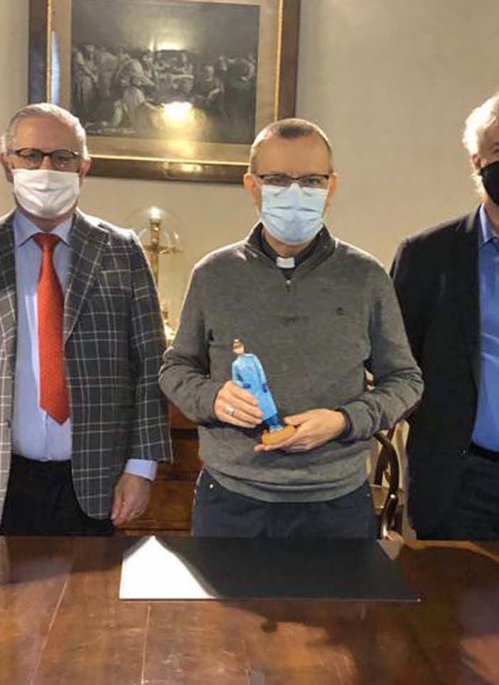 Nella foto, da sinistra a destra: Giansecondo Bossi, Roberto Dellavalle, il vescovo Prataro, Marco Reggio e Diego Furia
