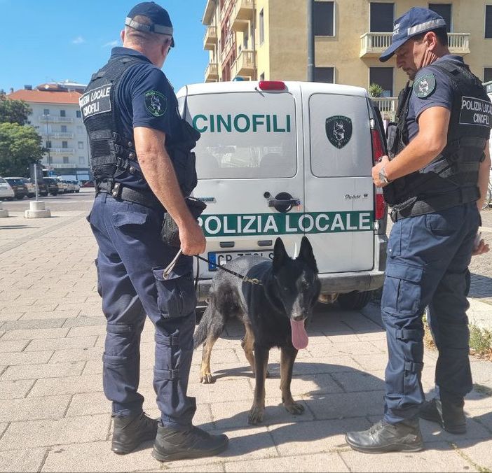 La polizia locale con Hero