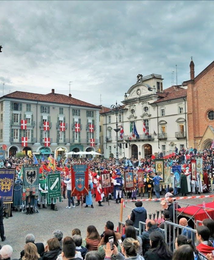 Paliotto 2023: tutti i nomi di chi si esibirà in piazza San Secondo