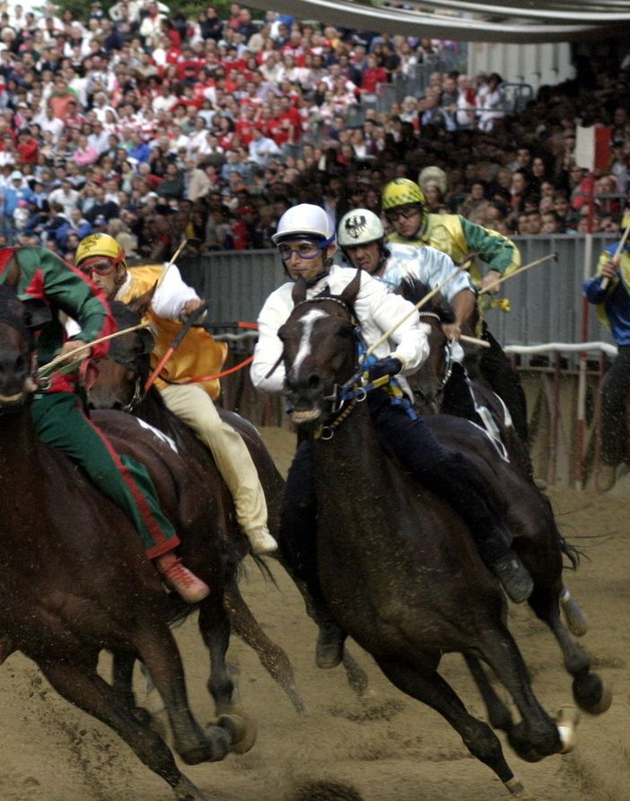 Un momento del Palio di Asti (foto di archivio)