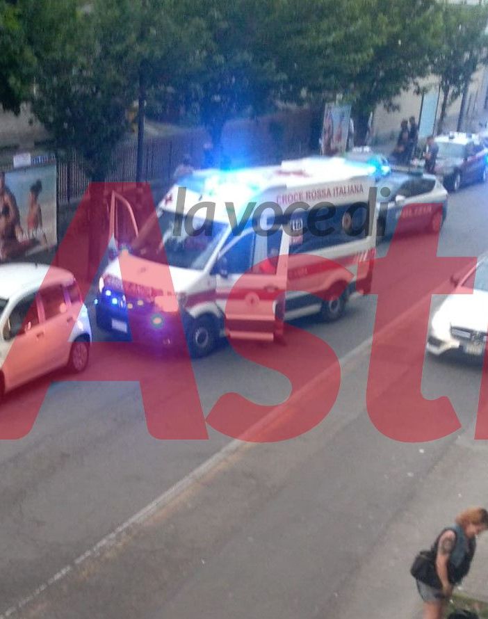 L'arrivo dell'ambulanza e della polizia