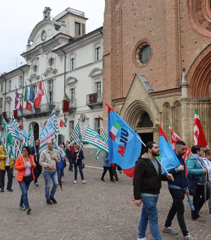 Una foto del corteo del I Maggio di questa mattina (Merfephoto)