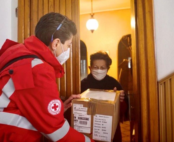 L’inarrestabile impegno, non soltanto sul fronte Covid, dei volontari della CRI