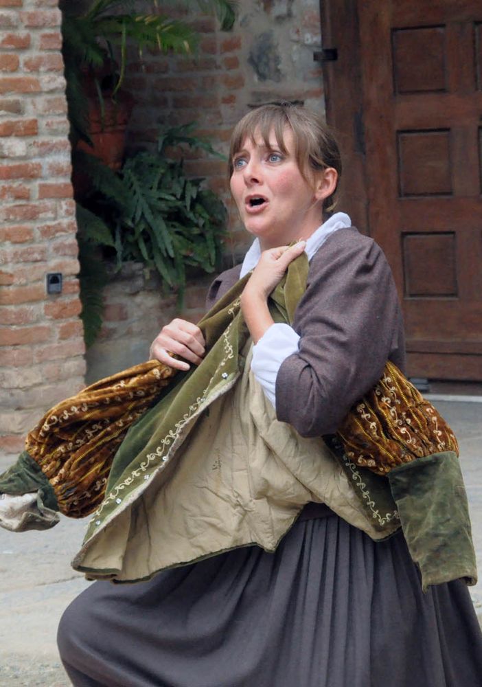 Viarigi, venerdì andrà in scena “Ofelia non deve morire. Dialogo tra un’attrice e William Shakespeare”