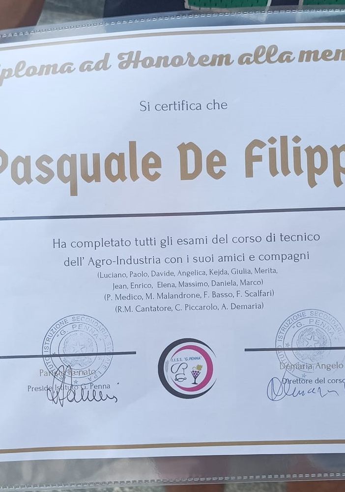 Il diploma in memoria di Pasquale De Filippo