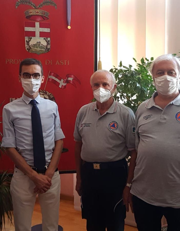 Nella foto, da sinistra: il consigliere Bassi, il presidente Lanfranco, il vicepresidente di Protezione civile Baracco, il nuovo presidente Marenco e il responsabile del servizio provinciale di Protezione Civile Rolla